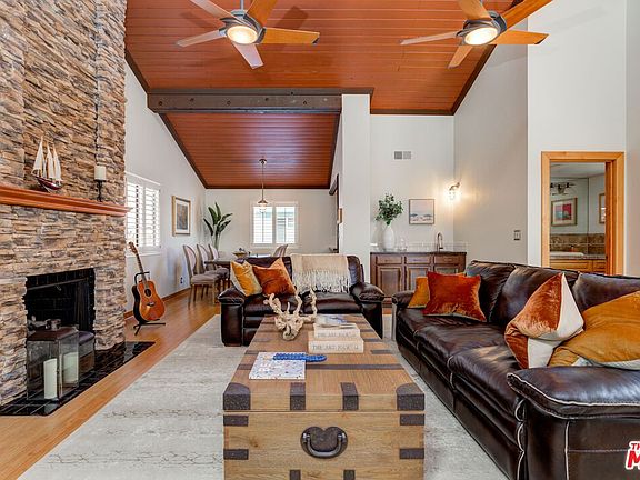5th image of 1106 Loma Dr Unit 1