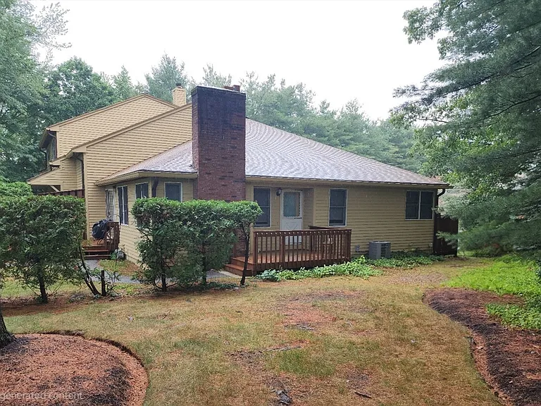 24 E Bluff Rd #24 — Photo 1