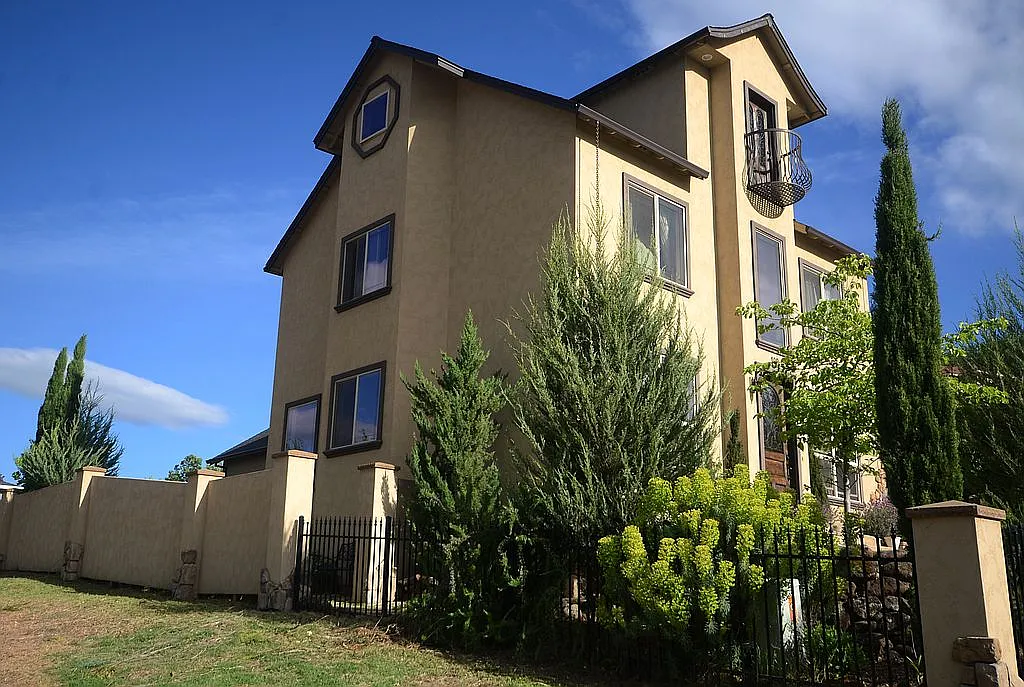 109 Red Hawk Dr photo 1