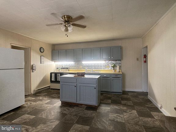 3rd image of 38 W Gramby St