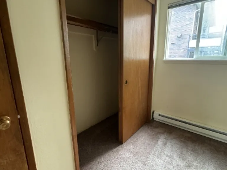 4119 11th Ave NE #1002 — Photo 6