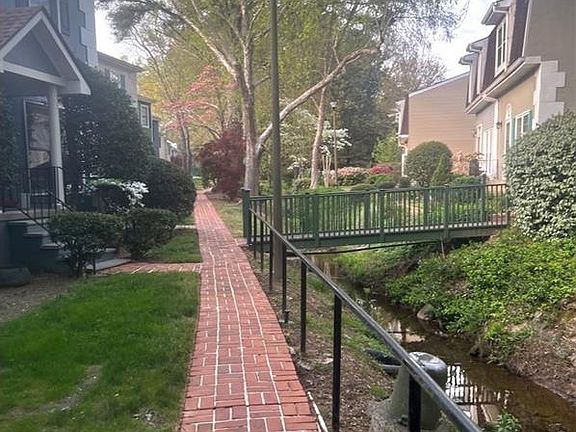 5th image of 260 Manning Rd SW Unit 5