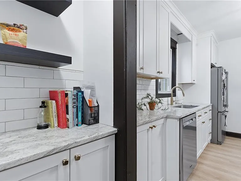 44 Holburn Ave — Photo 9
