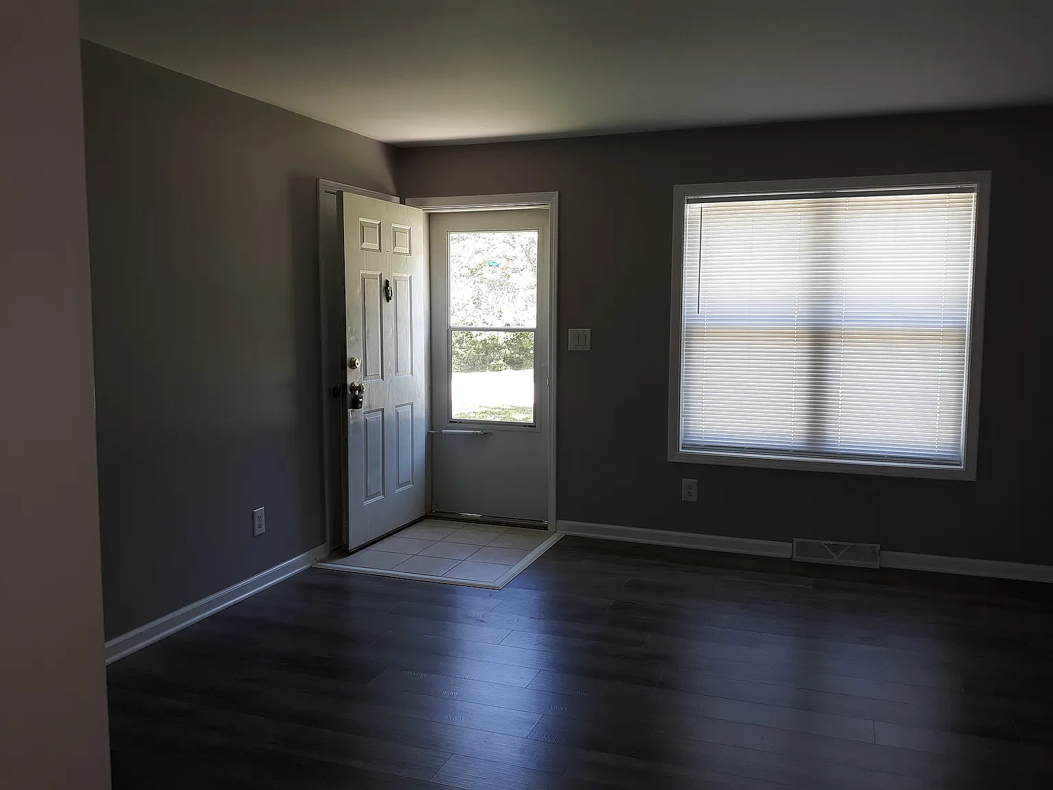 2 bed, 900 sqft, $1,400 — Photo 3
