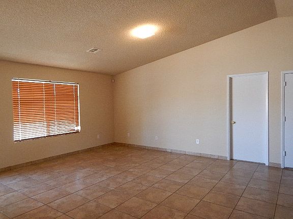 5th image of 6216 E 43rd Ln