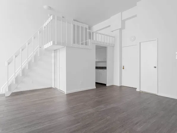 88 Fulton Street image 8 of 9