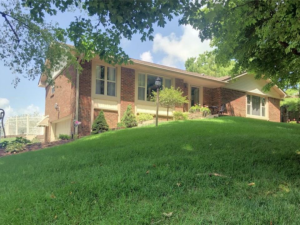 1st image of 2218 Graham Dr S