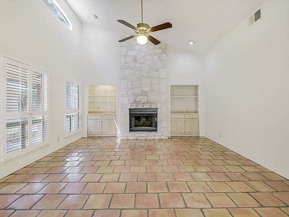 4th image of 16 Campden Cir