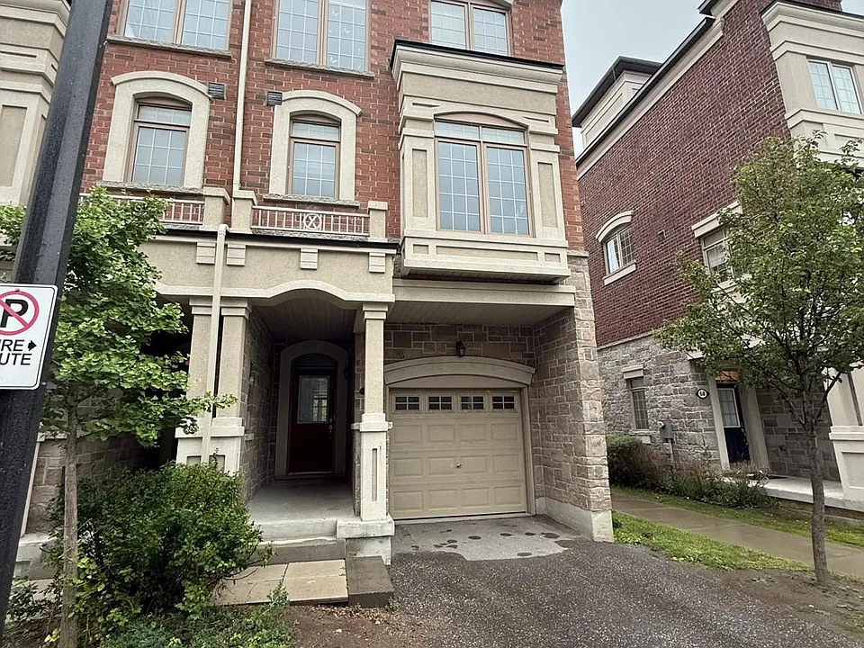 70 Harwood Ave N