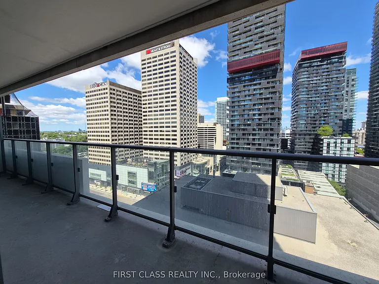 2221 Yonge St #1501 — Photo 20