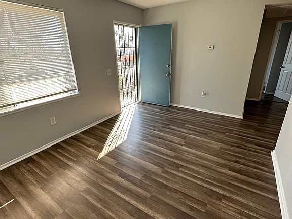 2nd image of 2991 Loma Ave #C