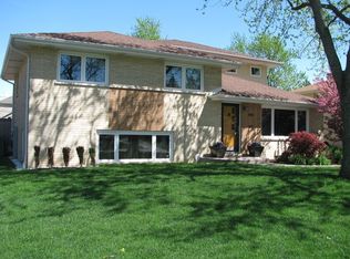 405 Oak Ave, Westmont, IL
