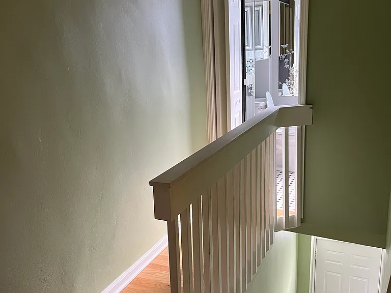 Catwalk - to bathroom