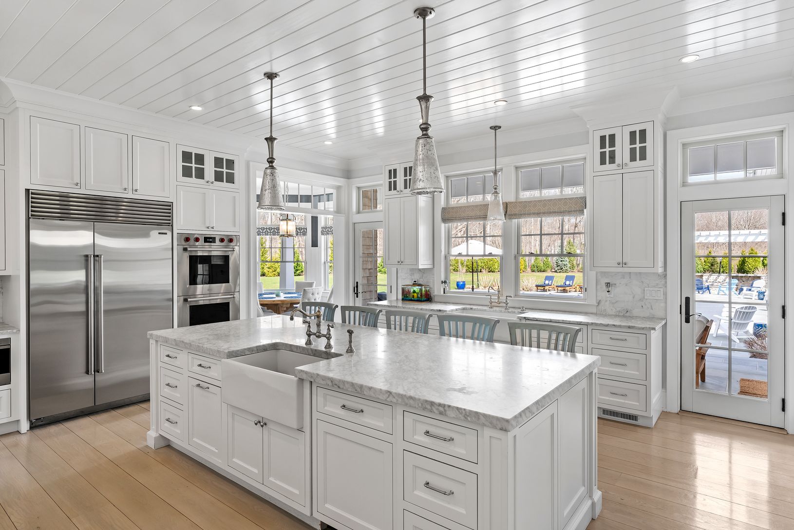  Bright White Kitchen 
