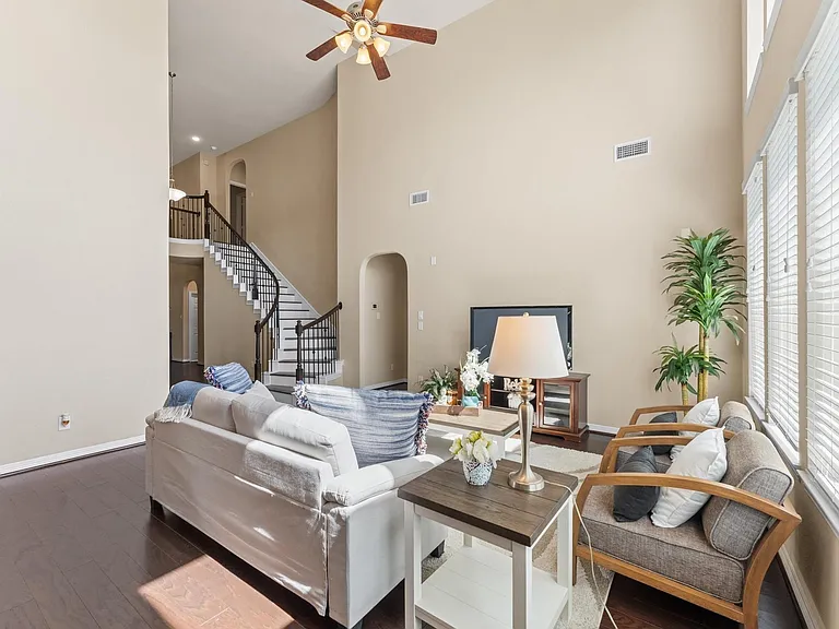 955 Smokethorn Trl — Photo 11