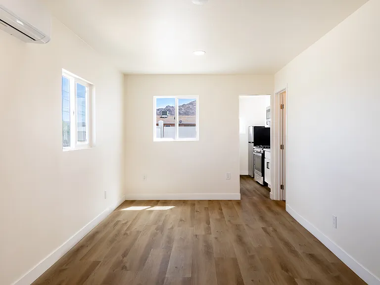 6563 Oasis Ave #4 — Photo 3