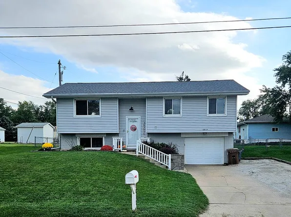 2817 Furnas St, Ashland, NE 68003