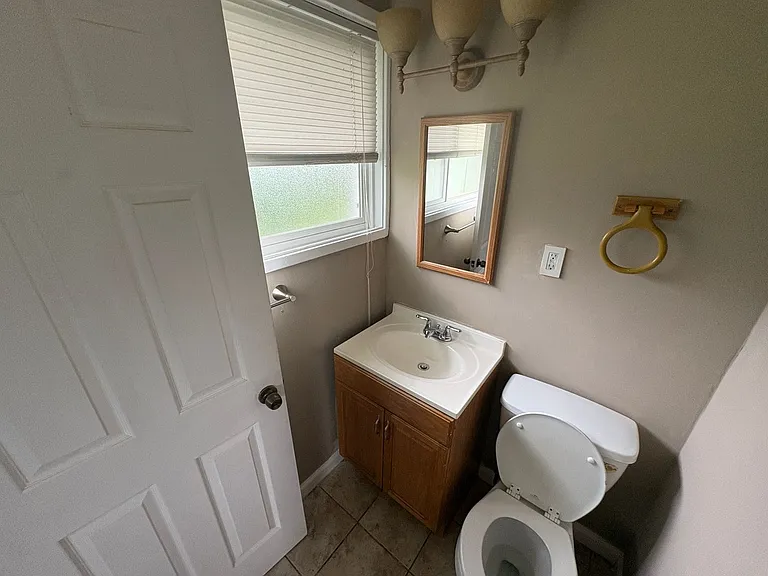 8513 Midwood Ave — Photo 8
