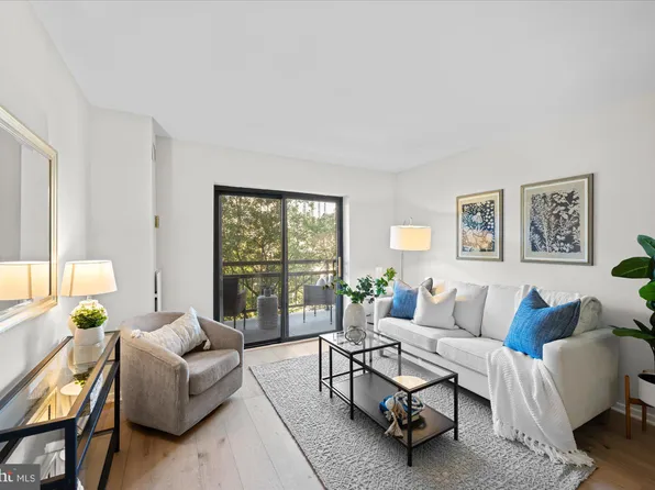 2111 Wisconsin Ave NW APT 322, Washington, DC 20007