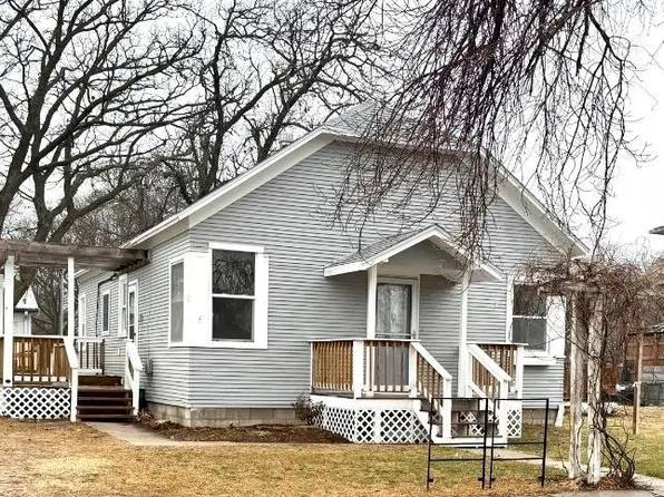 520 S 10th St, Geneva, NE 68361