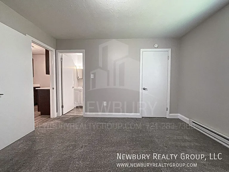 36 Sunbury Est — Photo 24