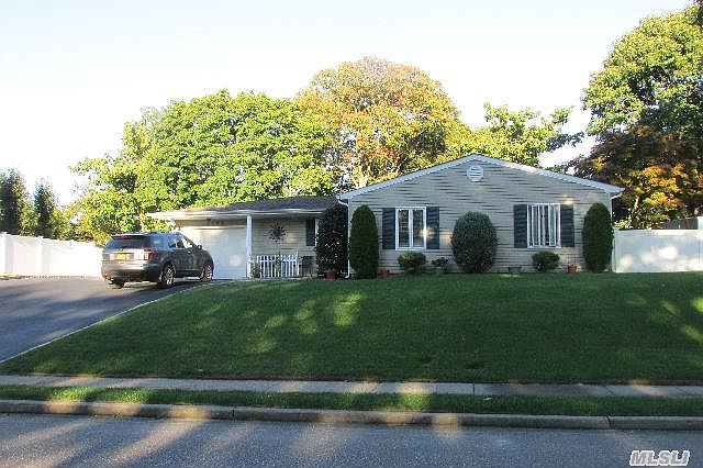 1st image of 5 Lehigh Ln