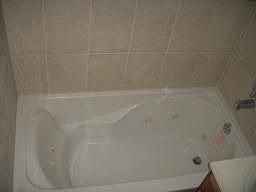 Jacuzi Style tub