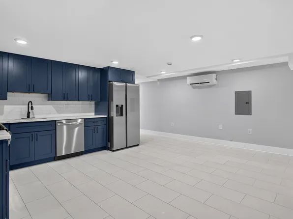 933a Summit Avenue image 1 of 33