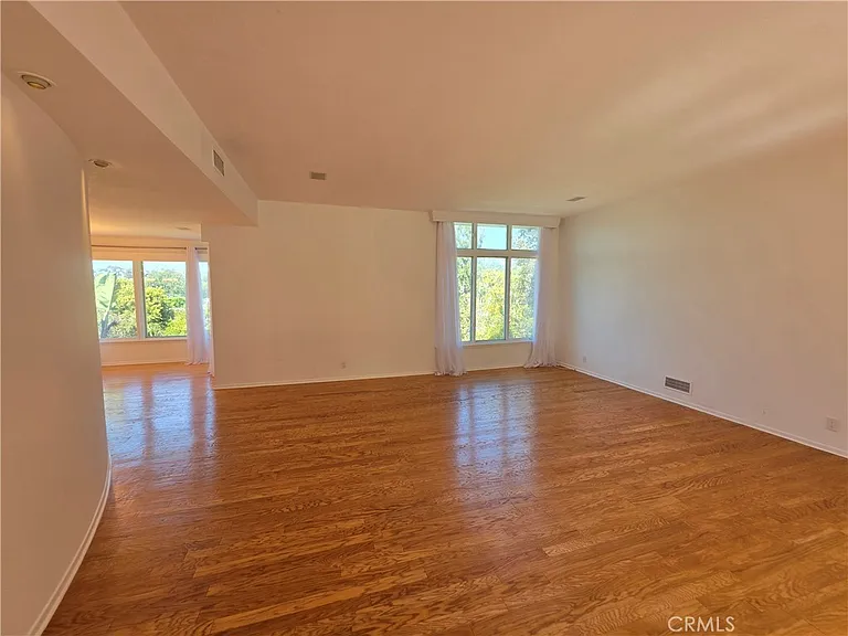 310 S Thurston Ave — Photo 7