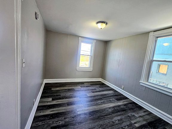 4th image of 514 W Auburn St