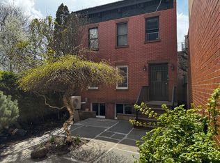 30 4th St #1R, Brooklyn, NY 11231