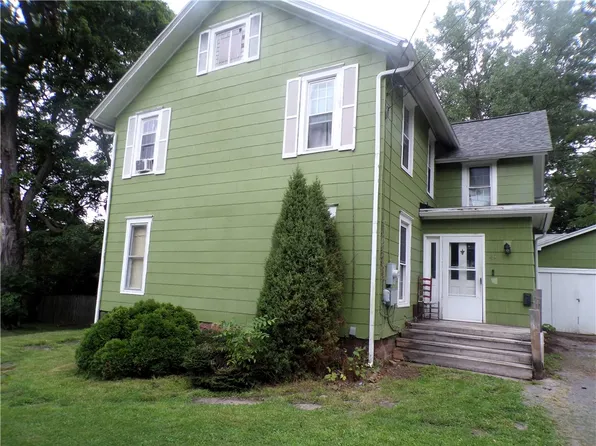 49 Liberty St, Brockport, NY 14420