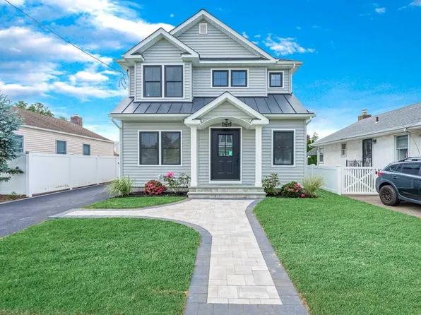 41 Albany Avenue, Westbury, NY 11590