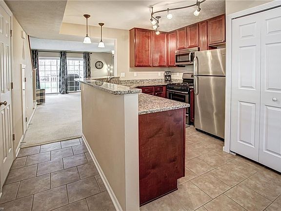 3rd image of 6753 Quarrystone Ln