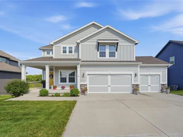 10411 N Chelsea Ave, Kansas City, MO 64156