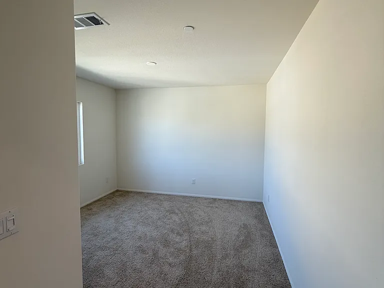 549 Hydrangea St — Photo 18