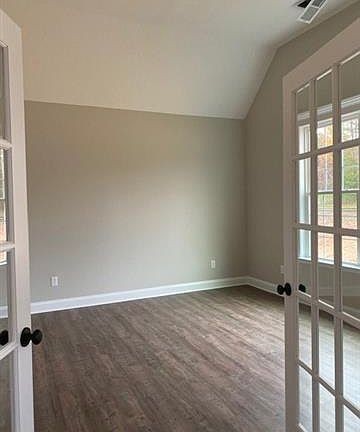 4th image of 2621 Lake Front Dr #6