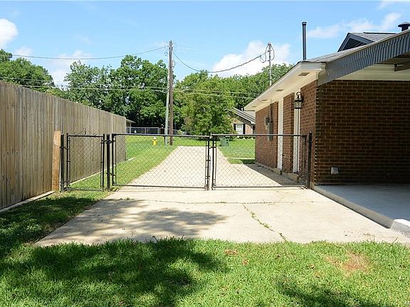 3rd image of 1861 Gatewood Dr