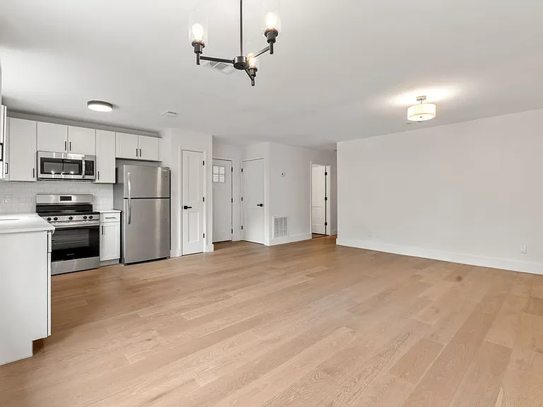 Landis Grove - 1360 — Photo 19