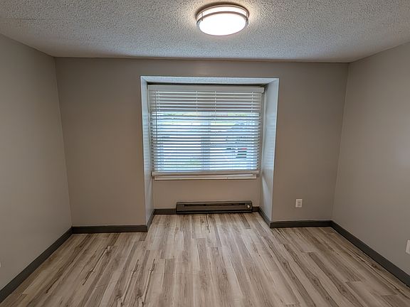 5th image of 17-AB5 Regan St #5B