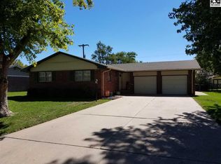 1021 E 22nd Ave, Hutchinson, KS 67502
