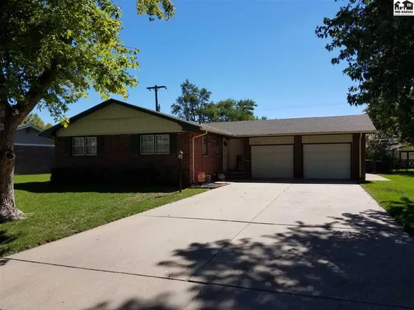 1021 E 22nd Ave, Hutchinson, KS 67502