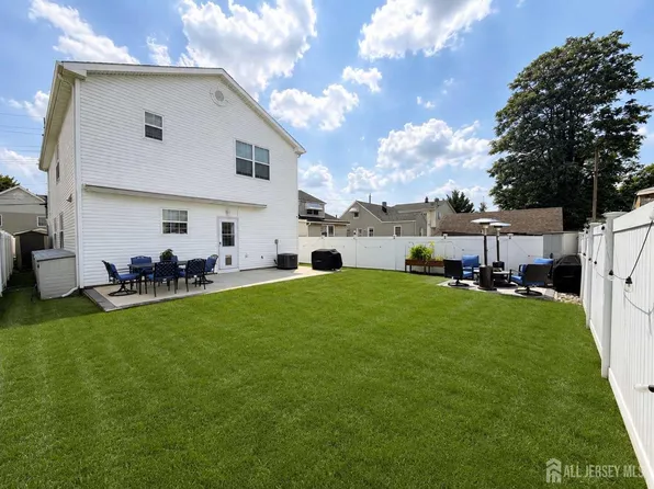 22 Larch St, Carteret, NJ 07008