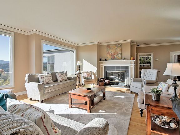 3rd image of 17 Panorama Ln