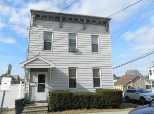 77 Elm St, Rensselaer, NY 12144