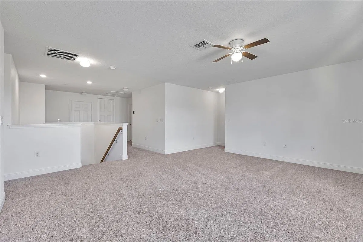 5 bed, 3.0 bath, 3075 sqft, $2,950 — Photo 4