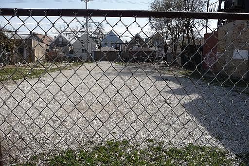5th image of 3431 W North Ave