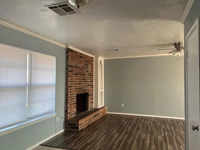 4803 NW Floyd Ave — Photo 5