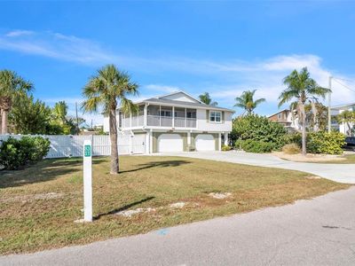 8302 Marina Dr, Holmes Beach, FL, 34217