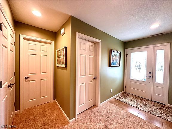3rd image of 105 Hickory Ct NE
